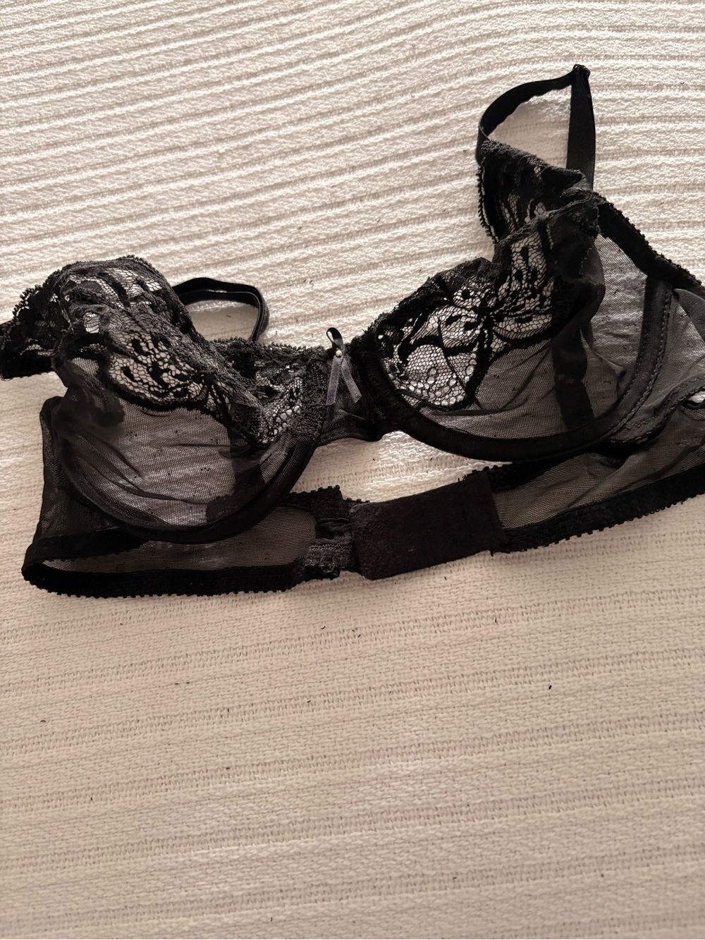 Sheer Lace Underwire Bra in Black - Women Intimates & Sleepwear